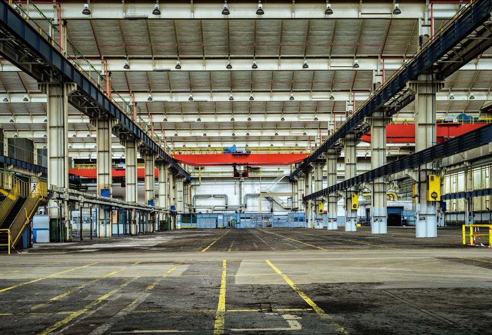 An empty industrial hall